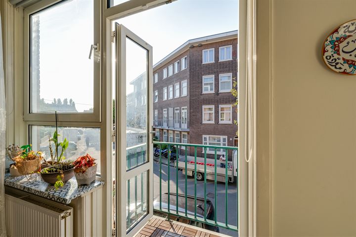 Bekijk foto 11 van Uiterwaardenstraat 252-1