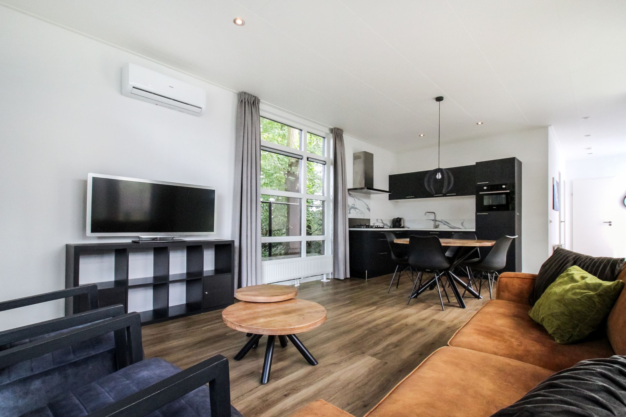 Photo 6 of Loverensestraat 11-K23