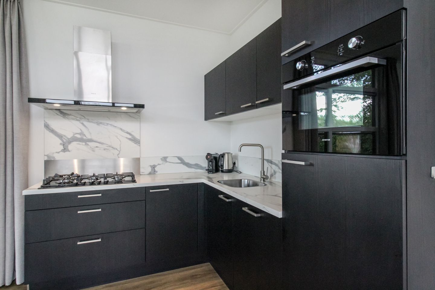 Photo 10 of Loverensestraat 11-K23