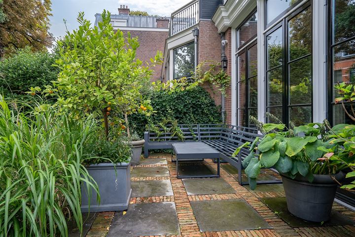 View photo 29 of Riouwstraat 4