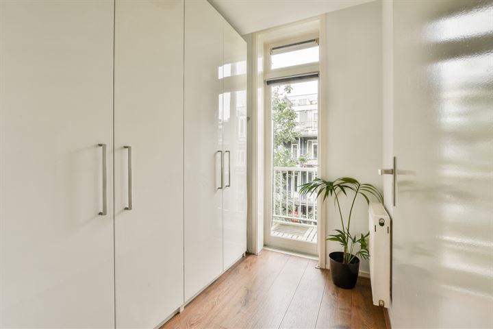 View photo 16 of Bankastraat 41-D