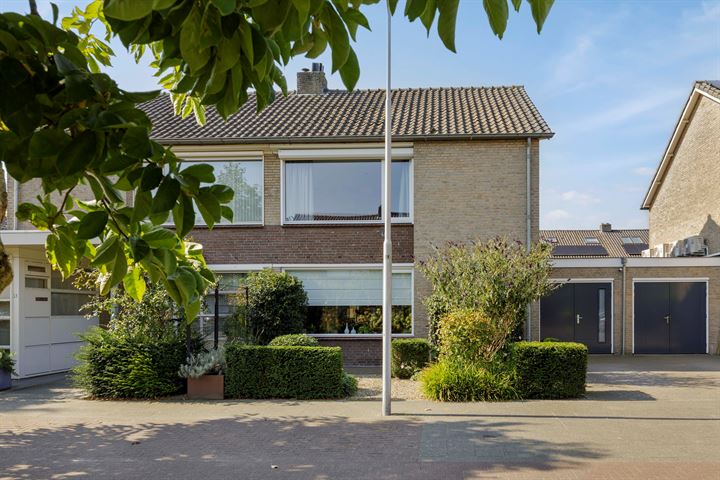 Bekijk foto 44 van Talmastraat 51