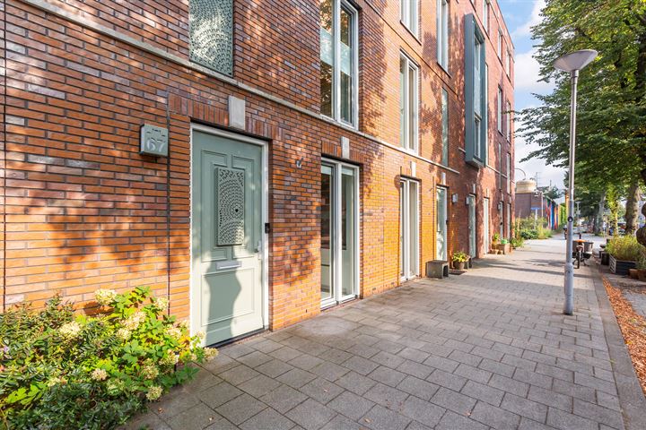 Bekijk foto 4 van Roentgenstraat 67