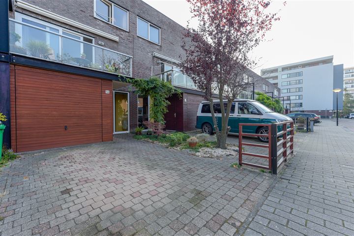 View photo 6 of Hooghalenstraat 16