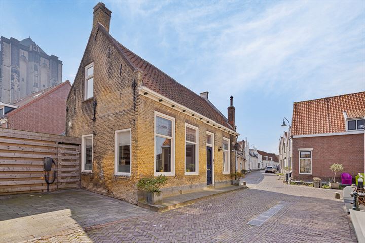 View photo 20 of Minderbroederstraat 49