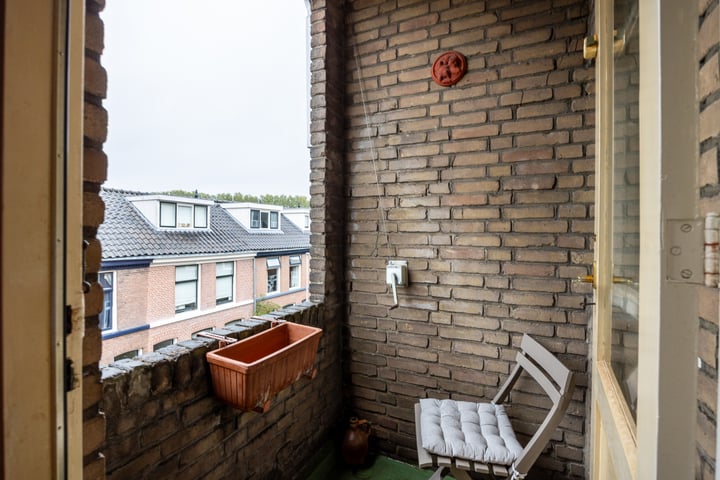 View photo 7 of Van Alphenstraat 50-1