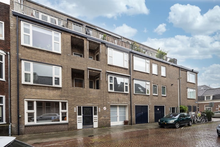 View photo 20 of Van Alphenstraat 50-1