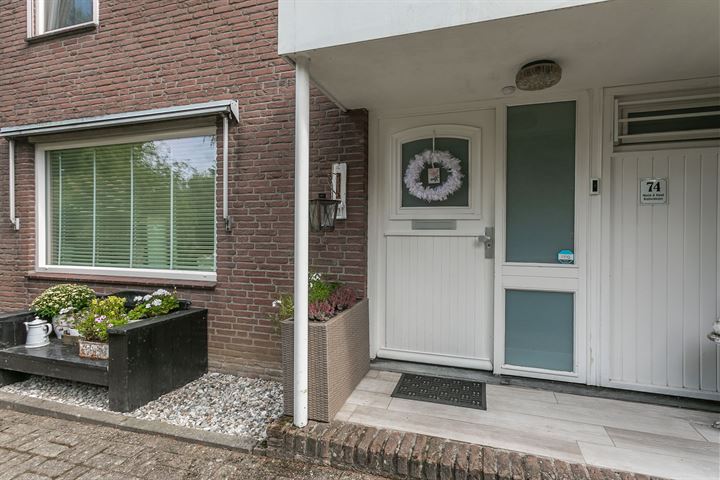 View photo 2 of Merkelbeekerstraat 74