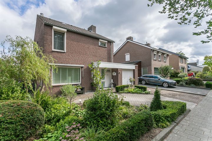 View photo 28 of Merkelbeekerstraat 74