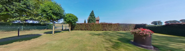 View 360° photo of voortuin of Marisbaan 5