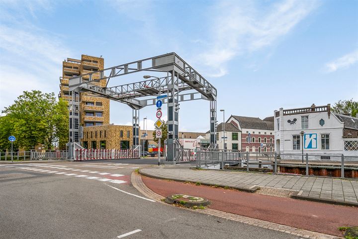 Bekijk foto 38 van Methusalemplein 18