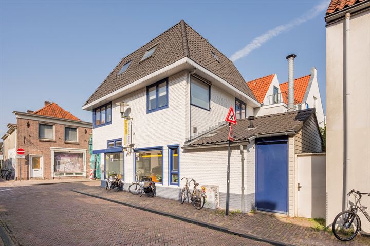 View photo 2 of Bloemendalsestraat 21