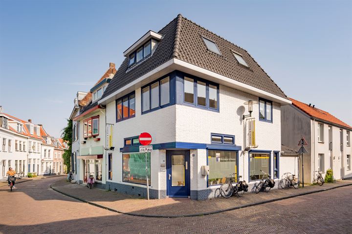 View photo of Bloemendalsestraat 21