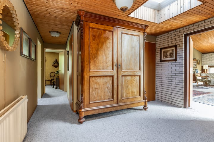 Photo 35 of Travertin 41