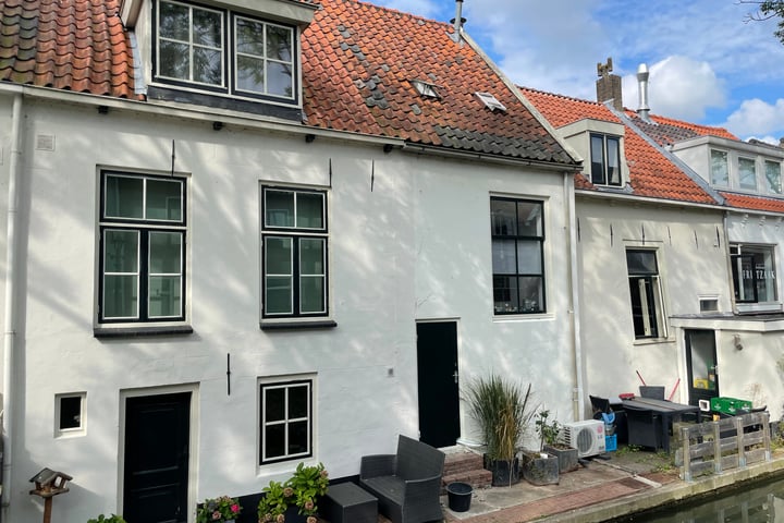 View photo 3 of Voorstraat 47