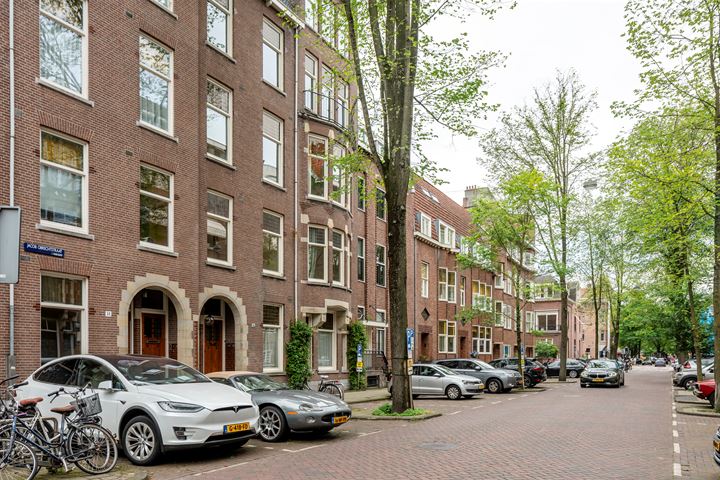 Bekijk foto 1 van Jacob Obrechtstraat 72-H