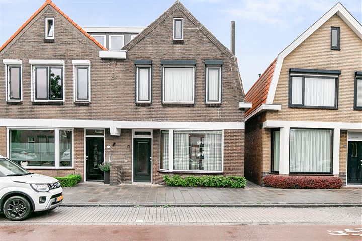 View photo 2 of Axelsestraat 130