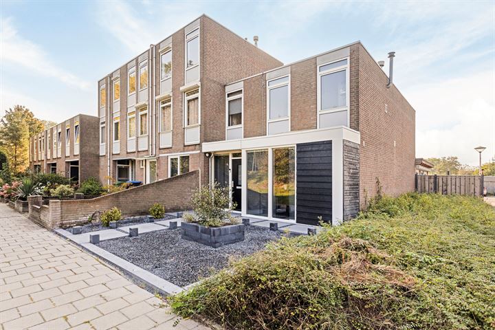 Bekijk foto 42 van Tarbotstraat 2