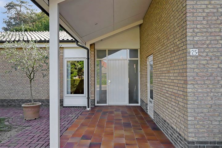 Bekijk foto 7 van Lijsterstraat 25