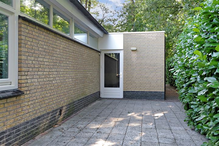 Bekijk foto 60 van Lijsterstraat 25