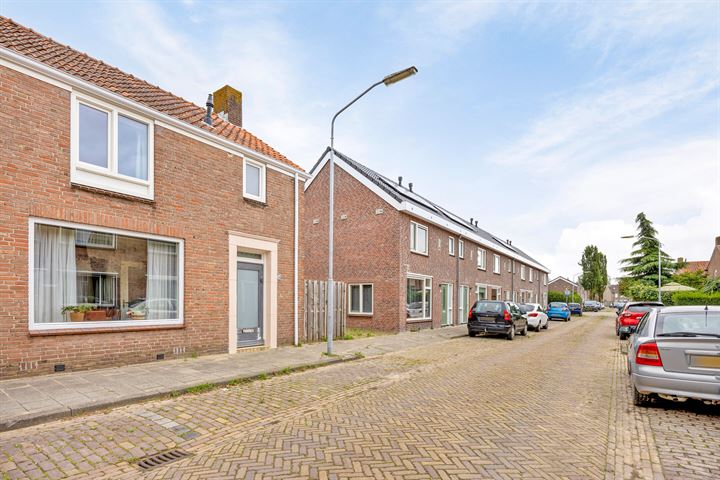 Bekijk foto 7 van van Bergenstraat 36