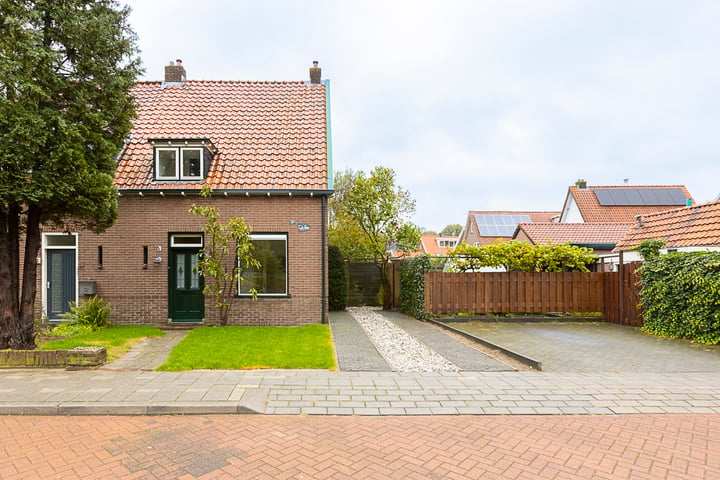 Bekijk foto 1 van Zuidelijke Spoorstraat 22