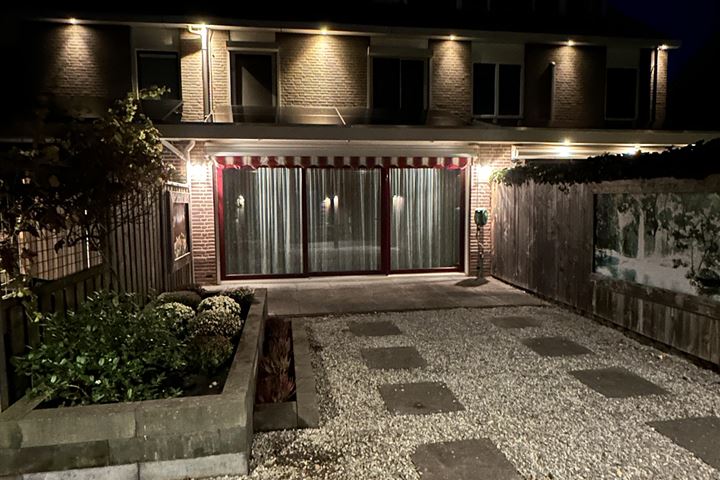 Bekijk foto 26 van Loogkruidstraat 6