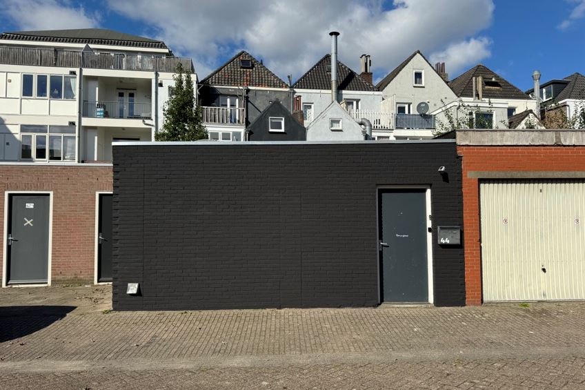 Bekijk foto 1 van Sluisstraat 44