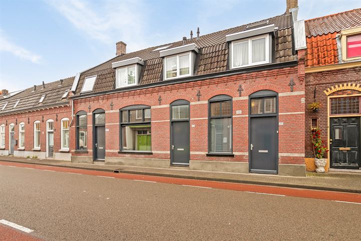 View photo 2 of Hoogstraat 272