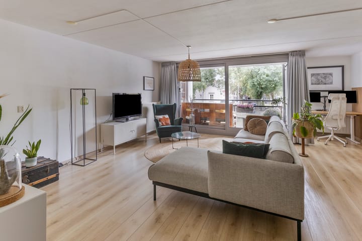 Foto 6 van van Berckelstraat 5