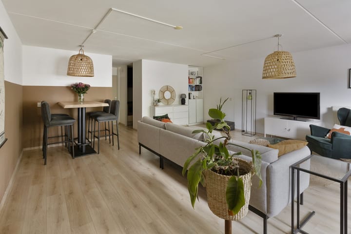 Foto 8 van van Berckelstraat 5