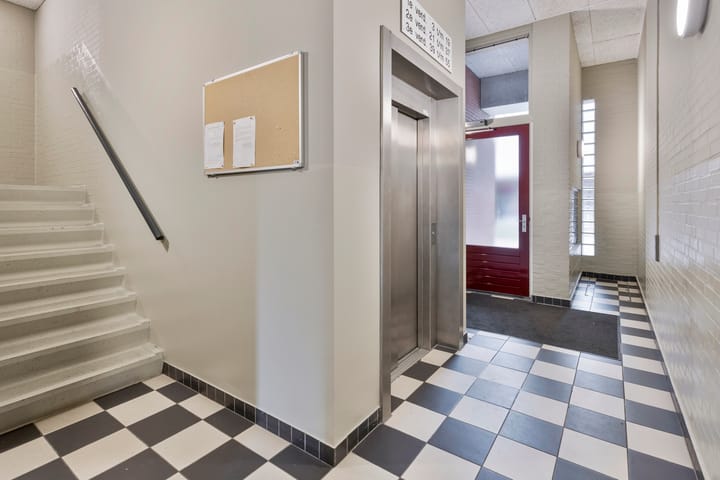 Foto 17 van van Berckelstraat 5