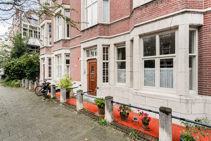 View photo 3 of Pieter de Hoochstraat 3-2