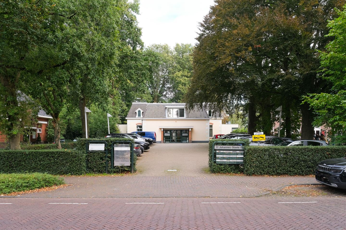 Bekijk foto 1 van Eemnesserweg 11