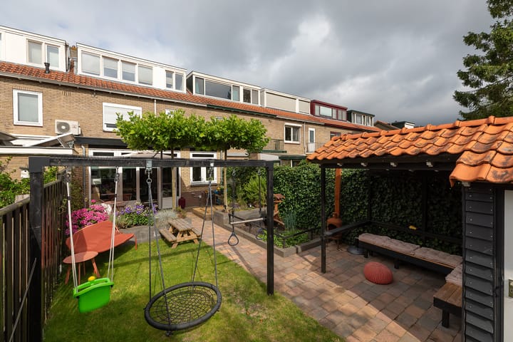 Foto 18 van Van Limburg Stirumstraat 29