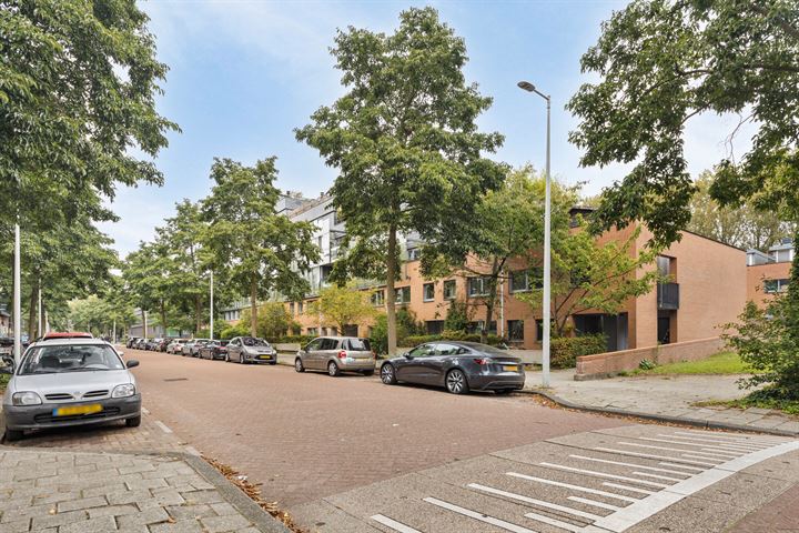 View photo 4 of Jacques Veltmanstraat 173