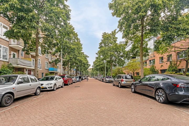 View photo 37 of Jacques Veltmanstraat 173