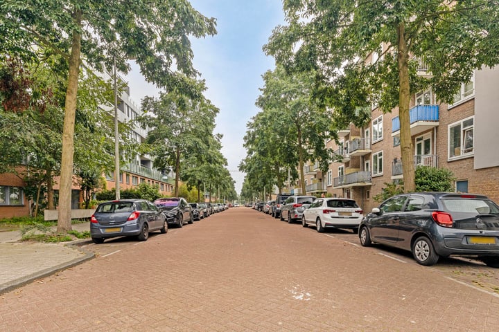 View photo 38 of Jacques Veltmanstraat 173