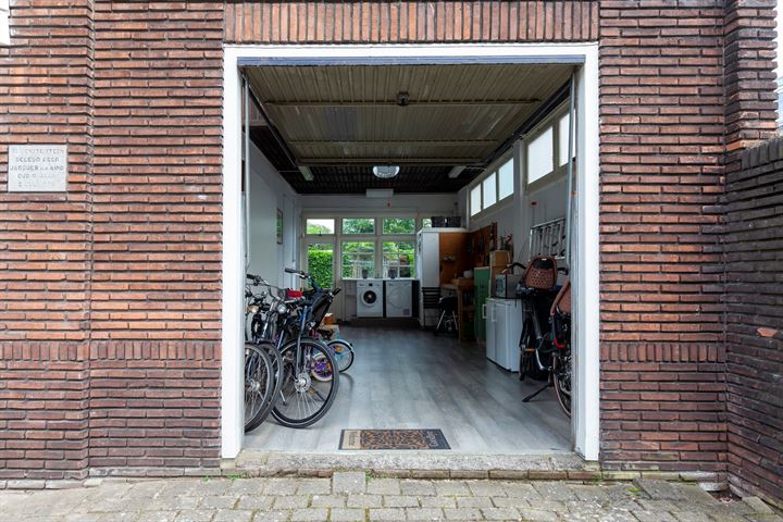 Bekijk foto 49 van Eerste Hieronymus van Alphenstraat 5