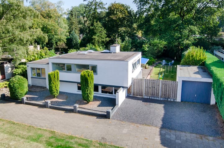 Foto 1 van De Ruyterstraat 6