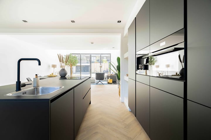 Foto 2 van Srefidensiplein 76-D