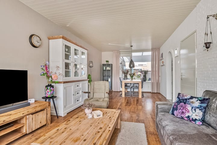 Foto 8 van Julianastraat 97