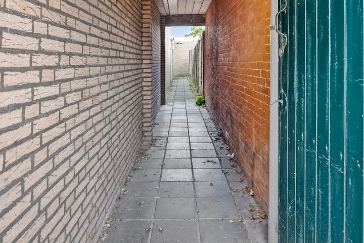 Bekijk foto 40 van Koningdwarsstraat 69