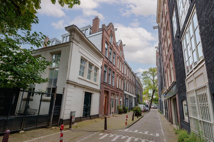 View photo 2 of Raamstraat 14-D