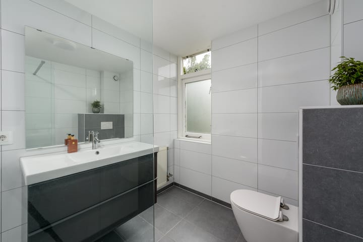 Foto 27 van L.C. van der Vlugtstraat 32