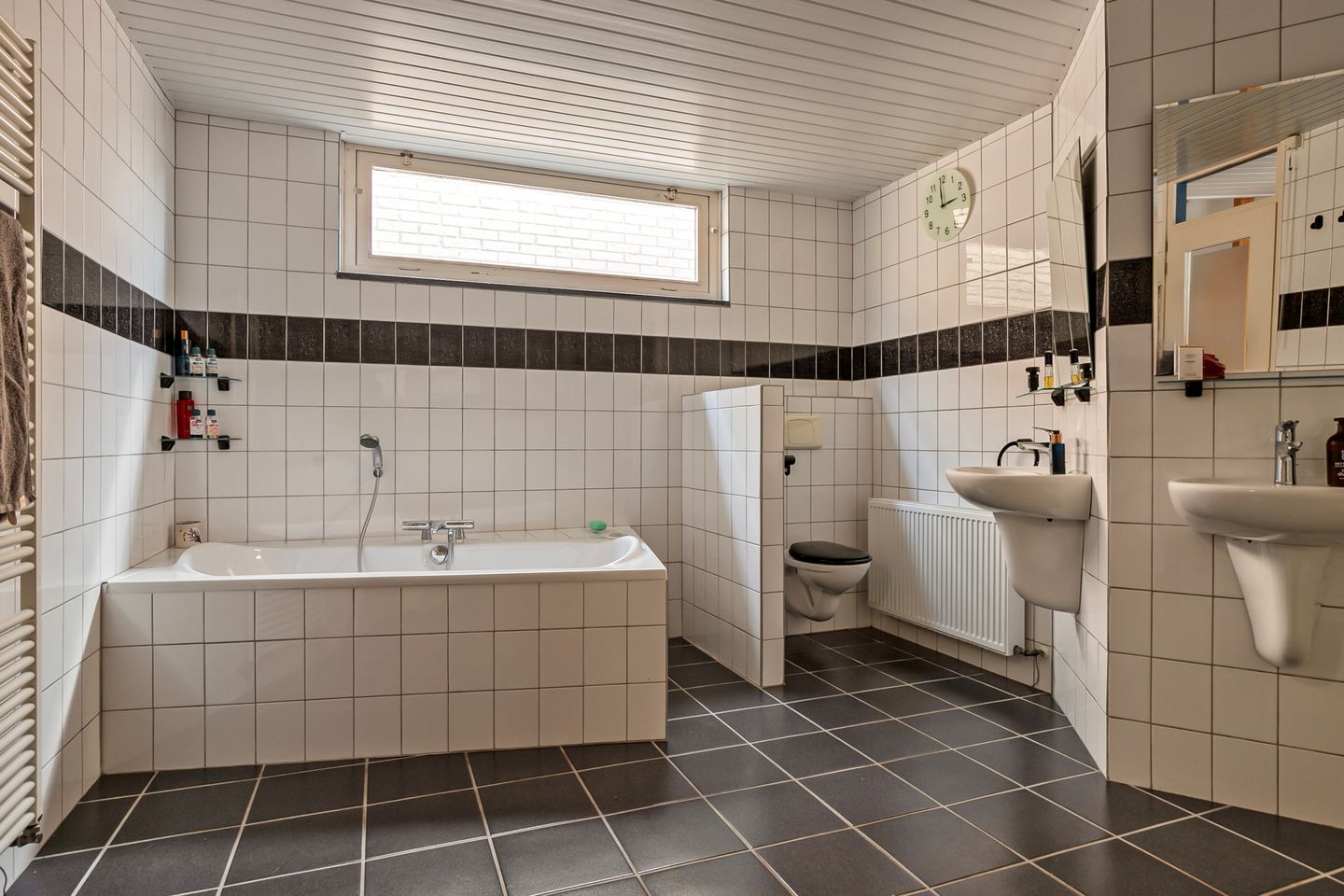 Foto 19 van Oostwouder Dorpsstraat 16