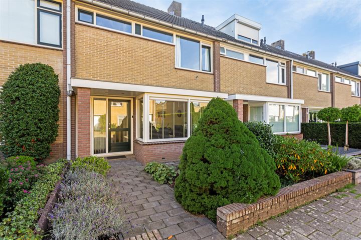 View photo 37 of Rousseaustraat 22