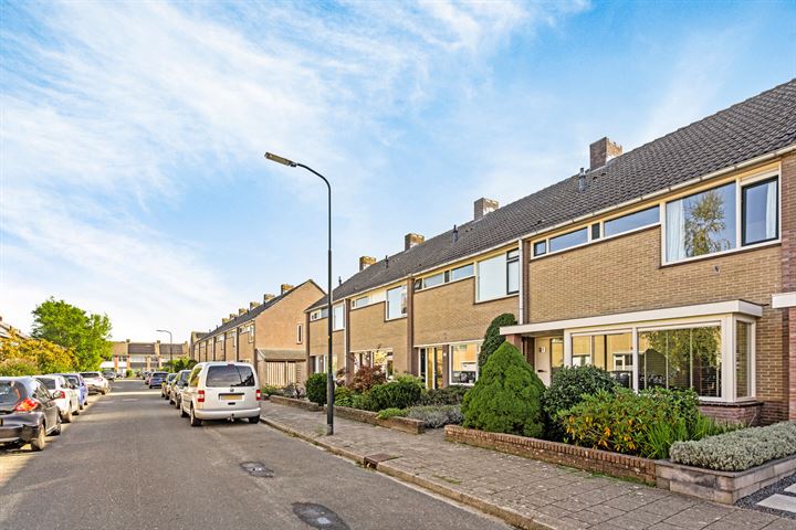 View photo 41 of Rousseaustraat 22