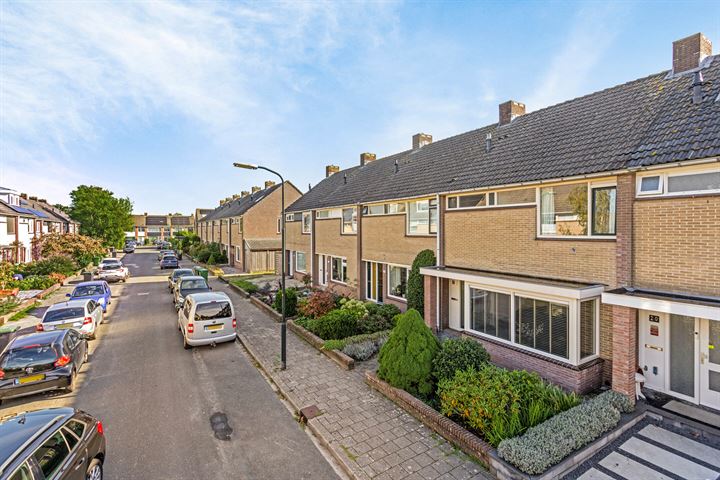 View photo 42 of Rousseaustraat 22