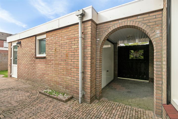 Bekijk foto 33 van Pater Bleijsstraat 11